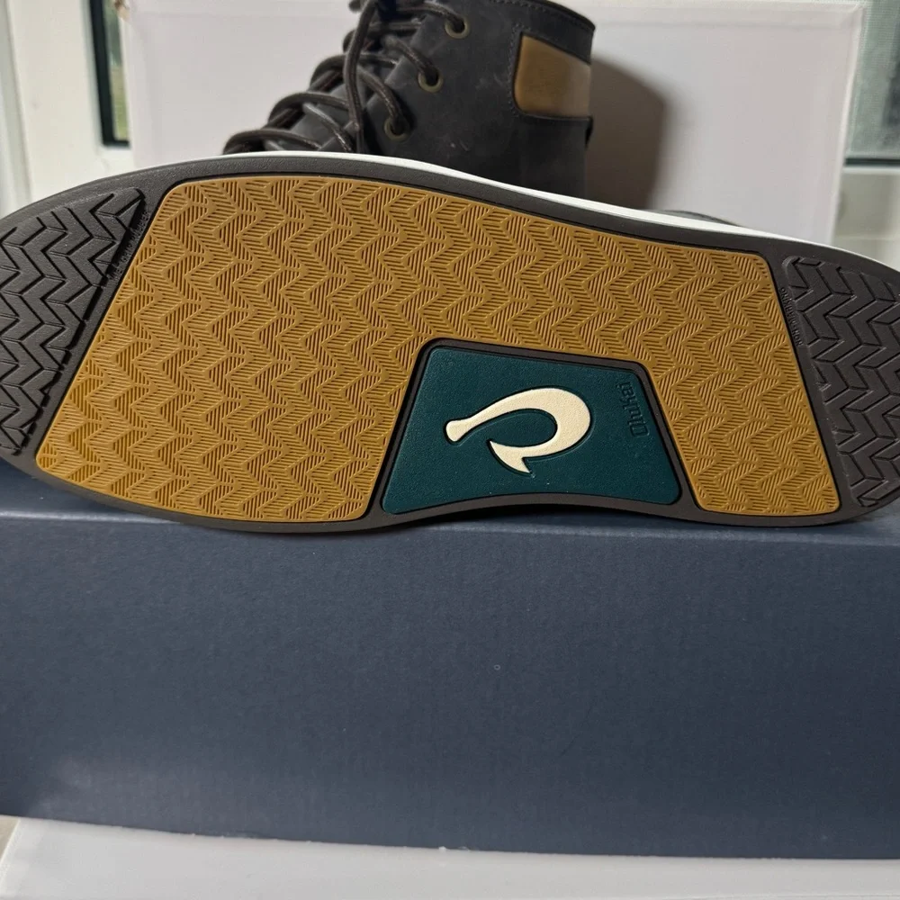 OluKai Men's Grey & Brown Chukka Boots NIB - Picture 11 of 13